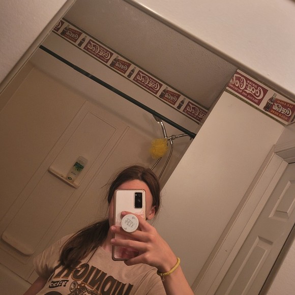 Meet your Posher, Raelee - Picture 1 of 1